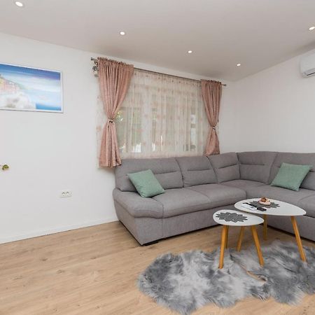 Apartment Strawberry マカルスカ エクステリア 写真