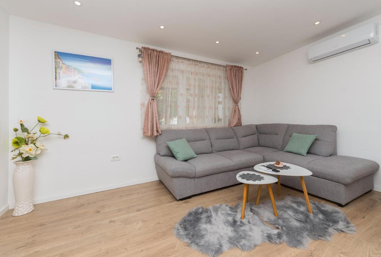 Apartment Strawberry マカルスカ エクステリア 写真