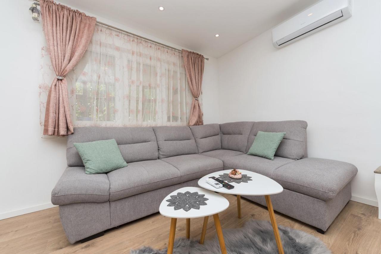 Apartment Strawberry マカルスカ エクステリア 写真
