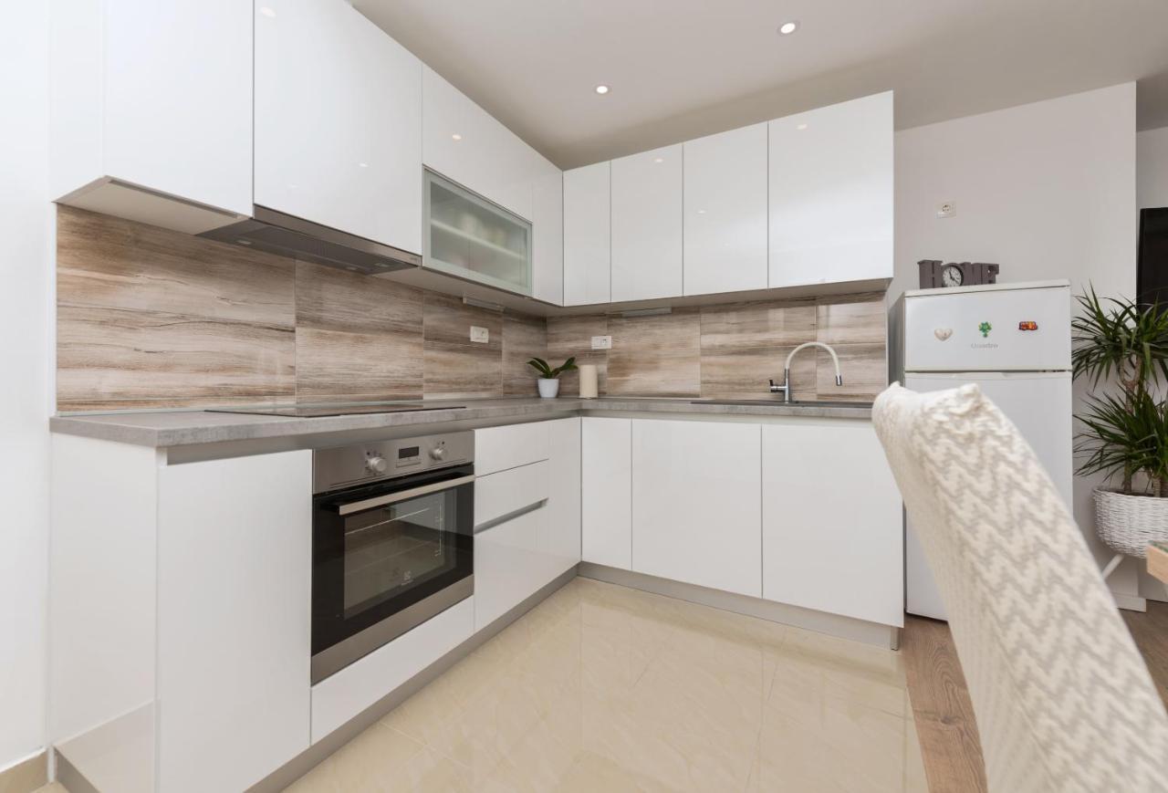 Apartment Strawberry マカルスカ エクステリア 写真