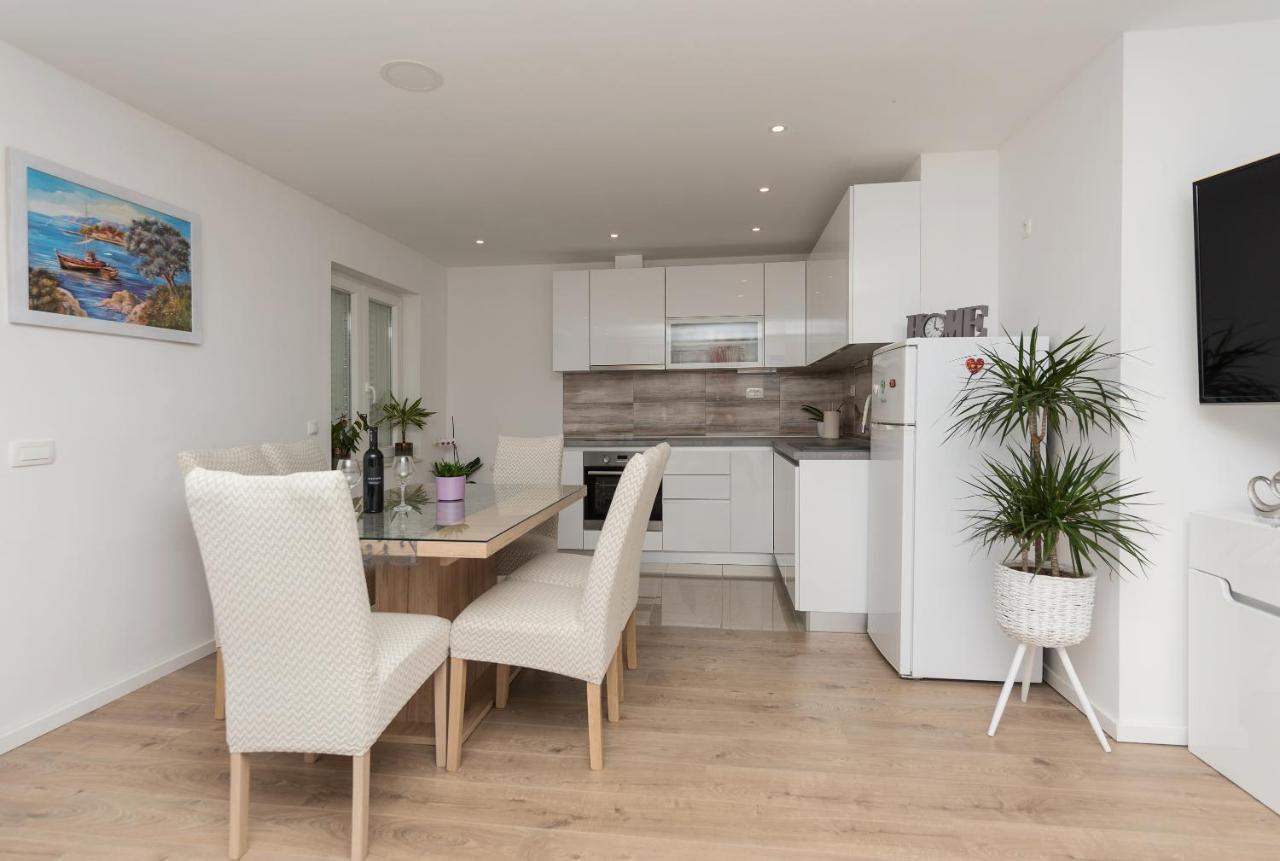 Apartment Strawberry マカルスカ エクステリア 写真